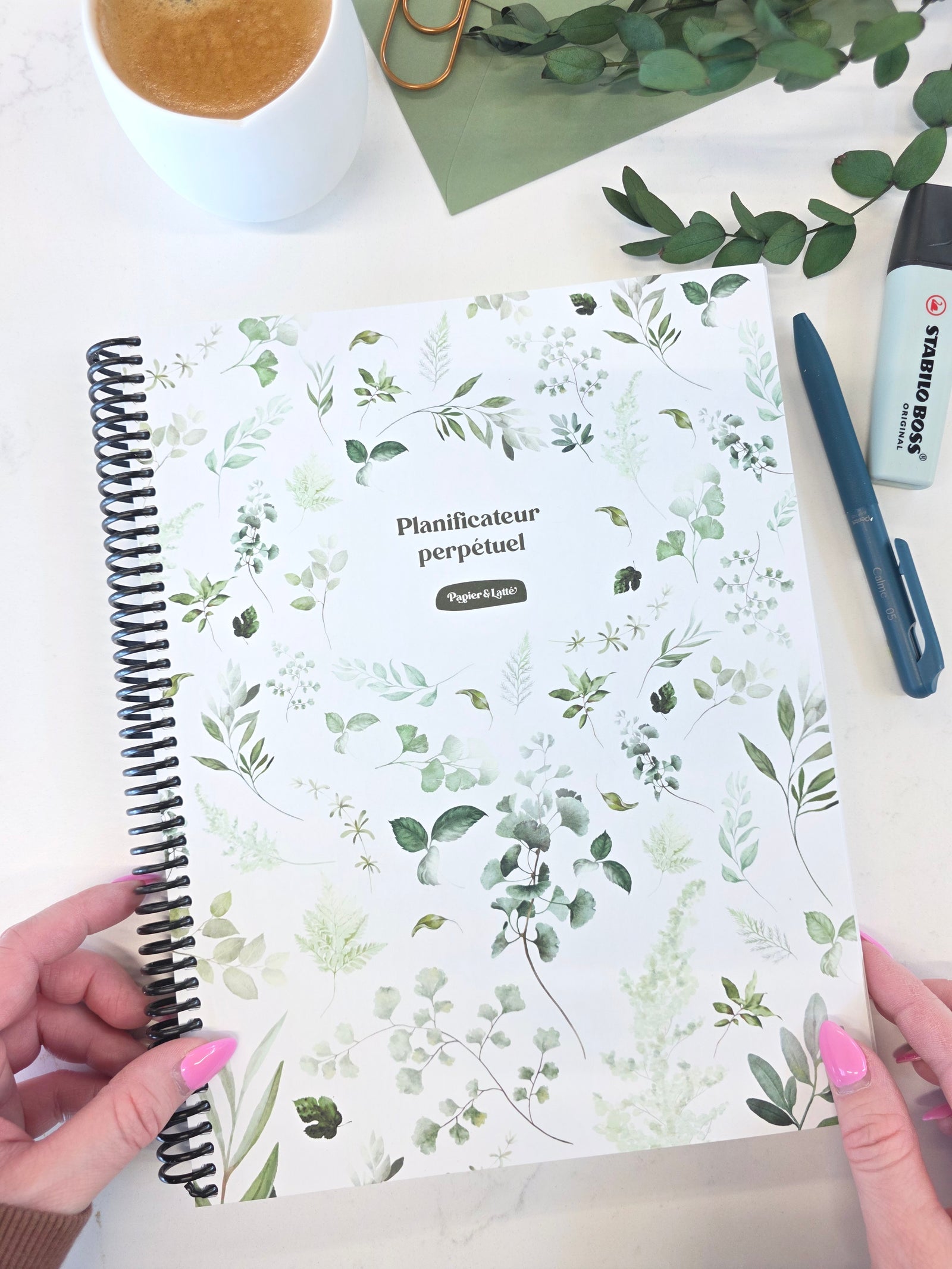 Agenda non daté Papier & Latté avec mise en page hebdomadaire pour planification simple et efficace  