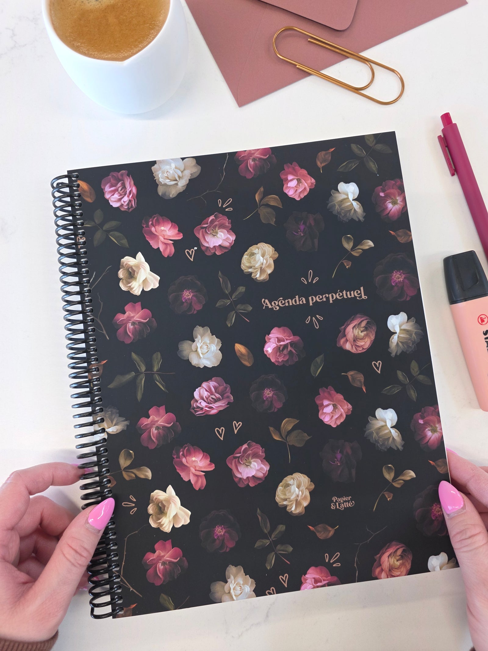 Agenda non daté Papier & Latté avec mise en page hebdomadaire pour planification simple et efficace