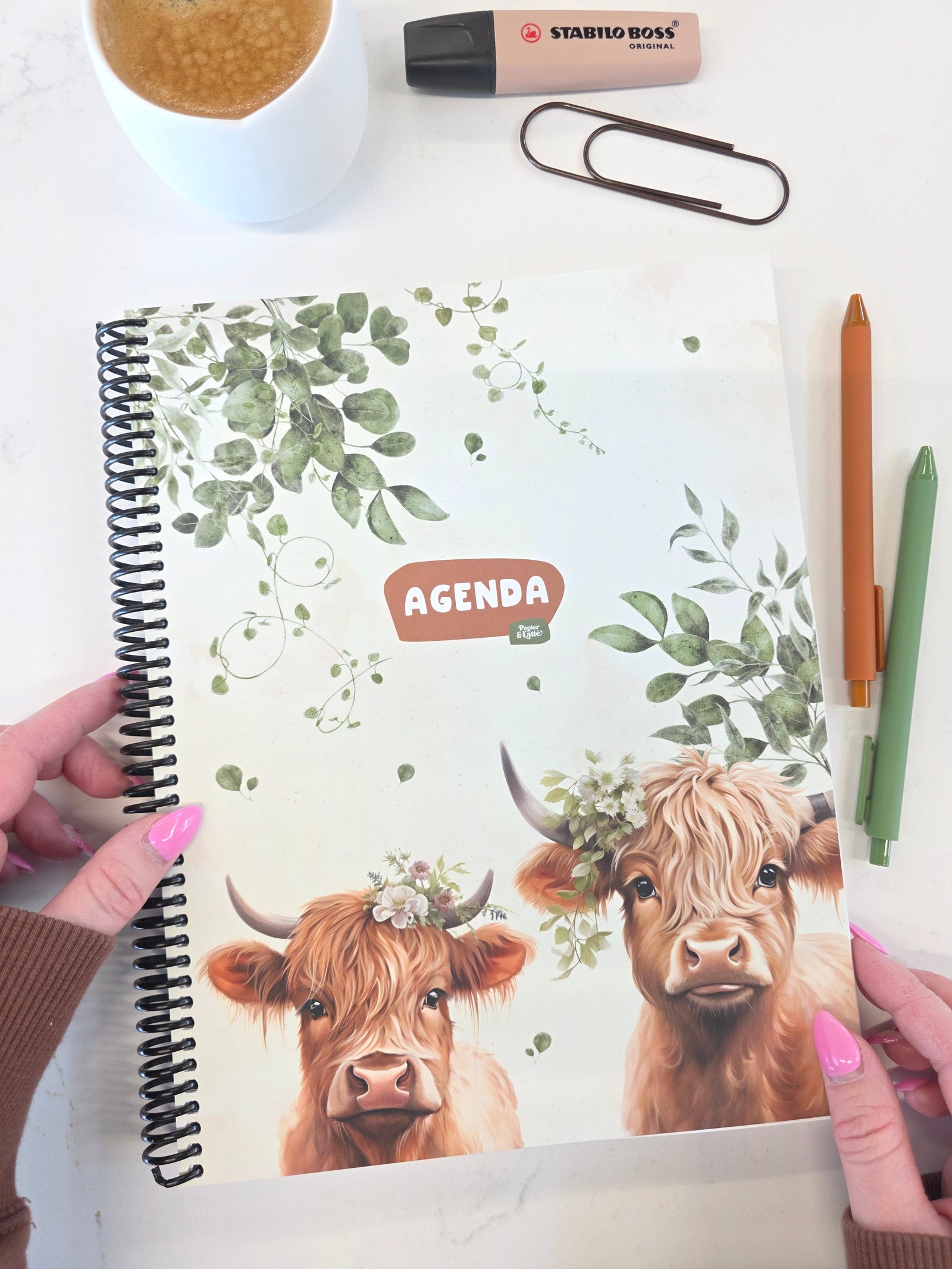 Agenda non daté Papier & Latté avec mise en page hebdomadaire pour planification simple et efficace  
