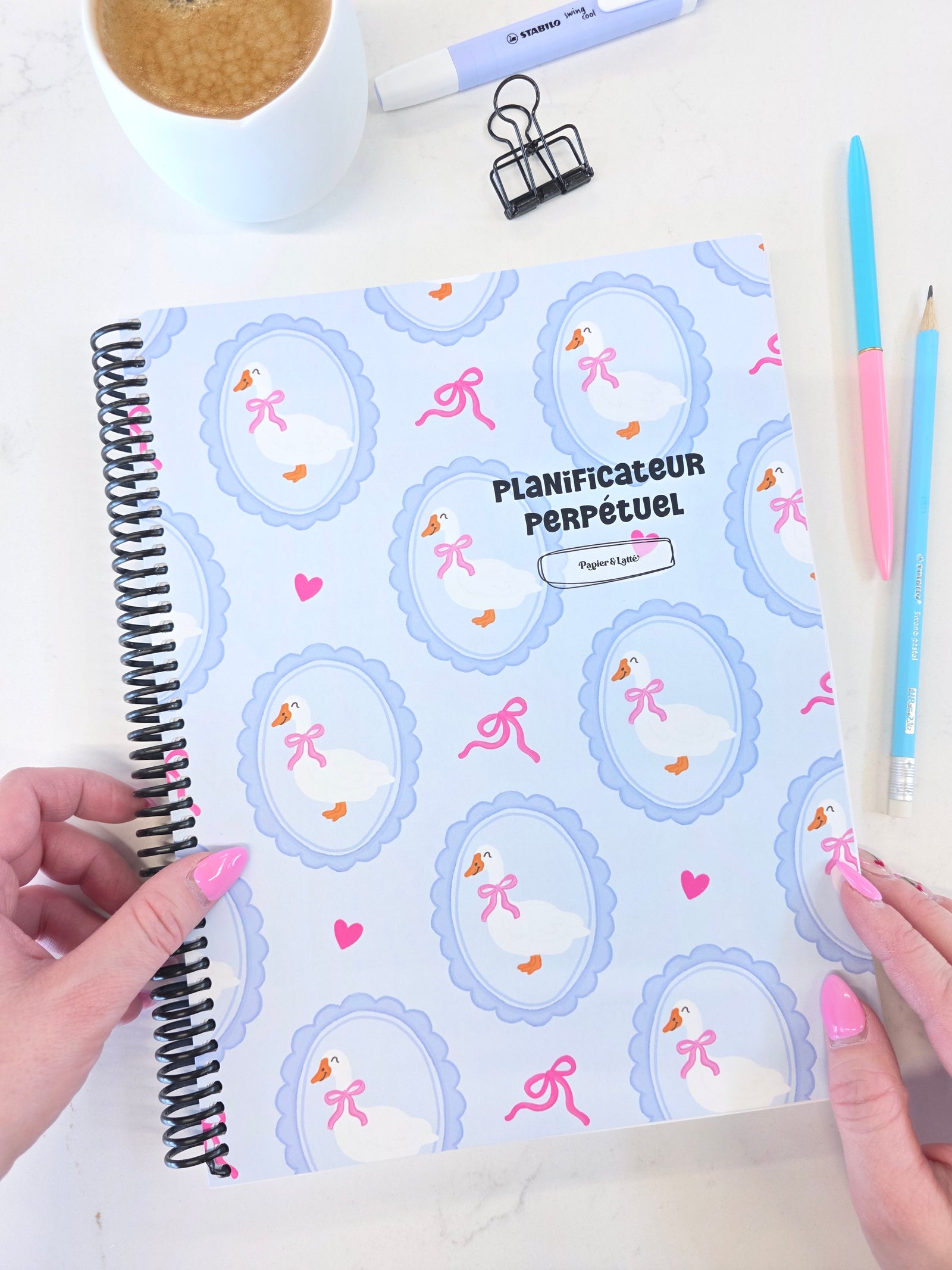 Agenda non daté Papier & Latté avec mise en page hebdomadaire pour planification simple et efficace  