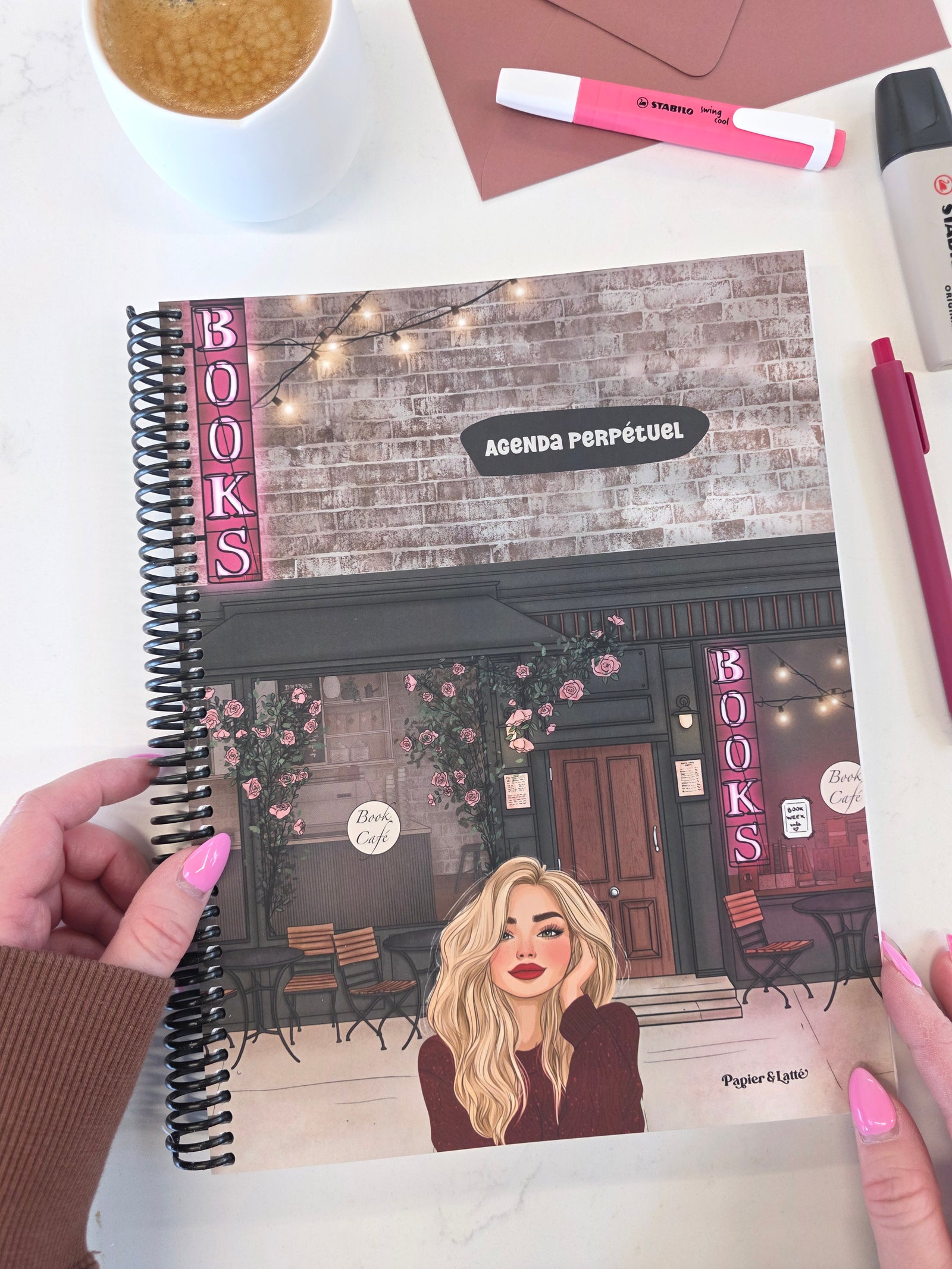 Agenda non daté Papier & Latté avec mise en page hebdomadaire pour planification simple et efficace  