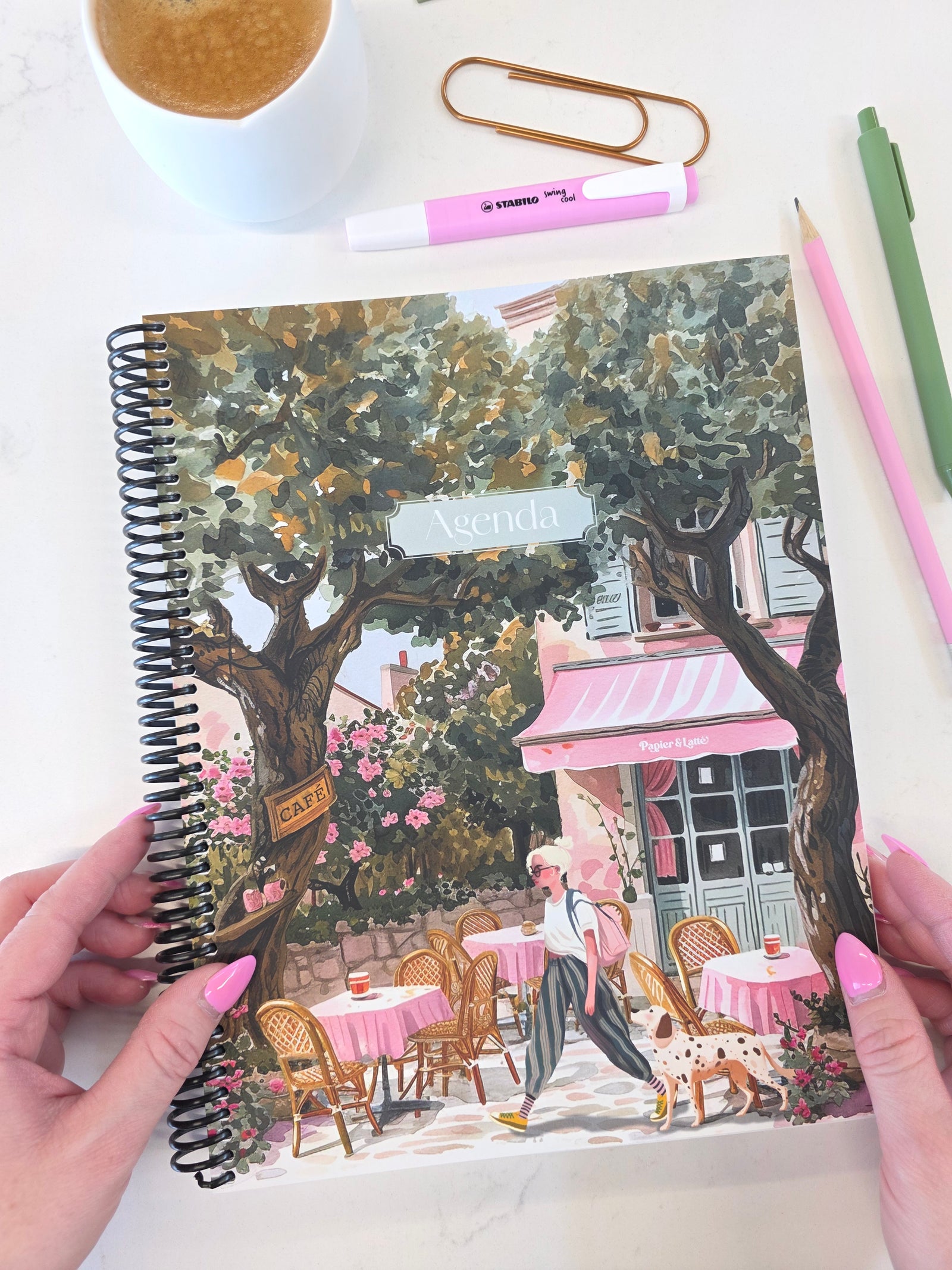 Agenda non daté Papier & Latté avec mise en page hebdomadaire pour planification simple et efficace  