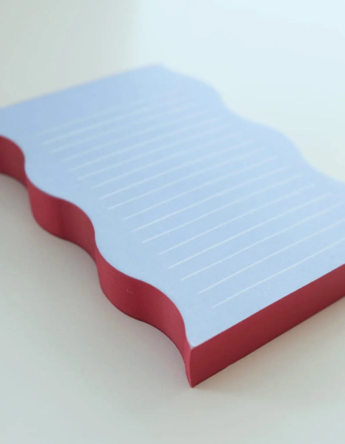 Bloc-notes à bord ondulé – Contour bleu et canneberge
